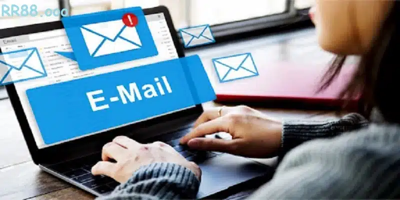 Hỗ trợ qua Live Chat